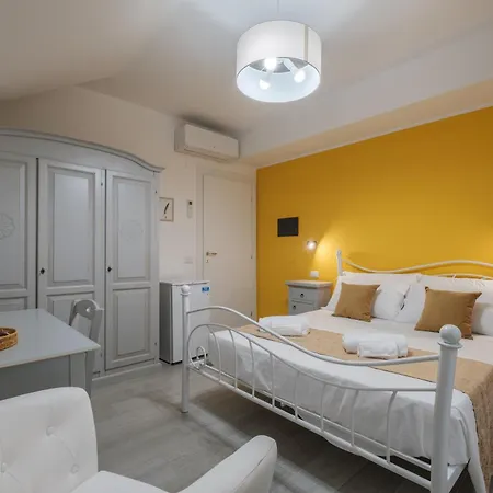 Guest house Sa Domu Colorada- Eleganza E Comfort Nel Centro Di