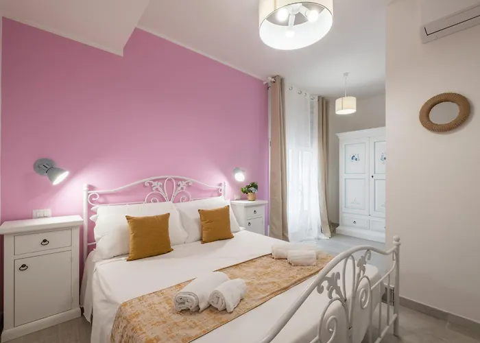 Sa Domu Colorada- Eleganza E Comfort Nel Centro Di Vendégház 3*